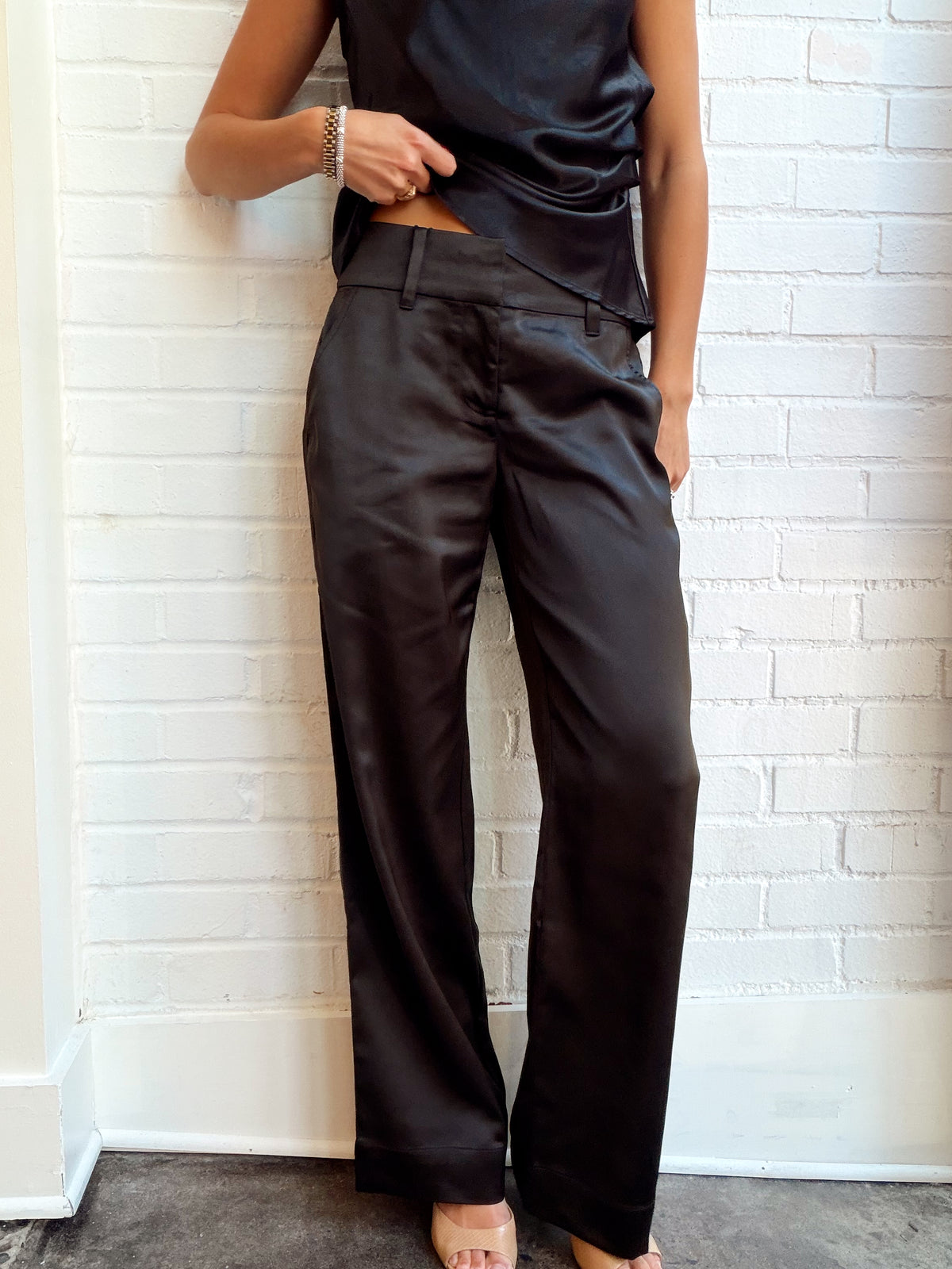 SPOTLIGHT SATIN TROUSER