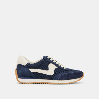 B.NTCD SNEAKER