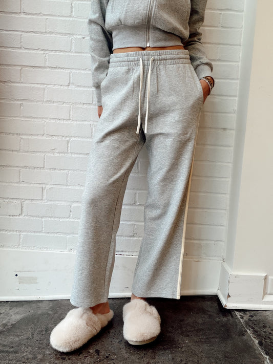 TRAVEL TRACK PANT
