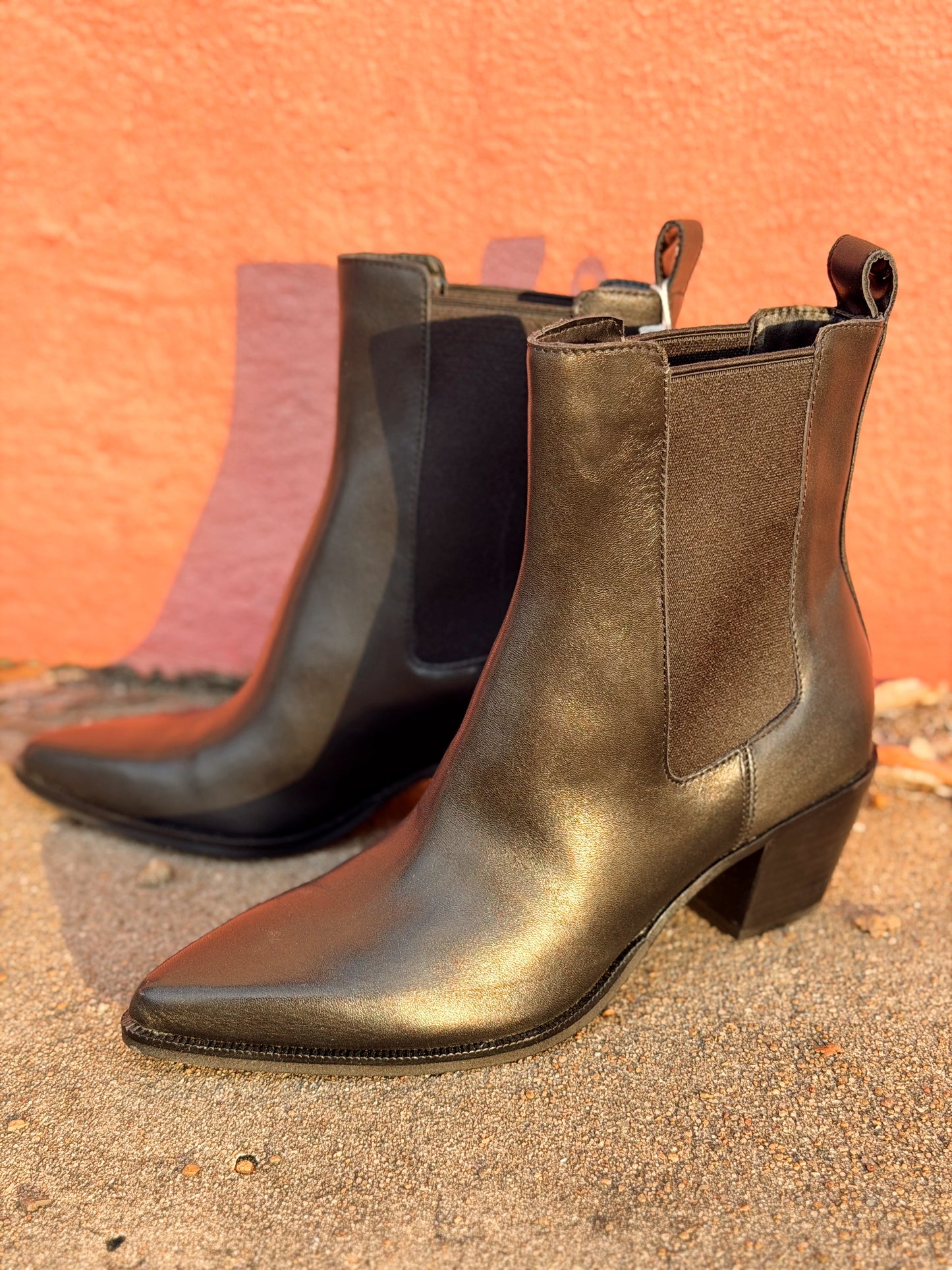 SHADIE H2O - BLACK LEATHER