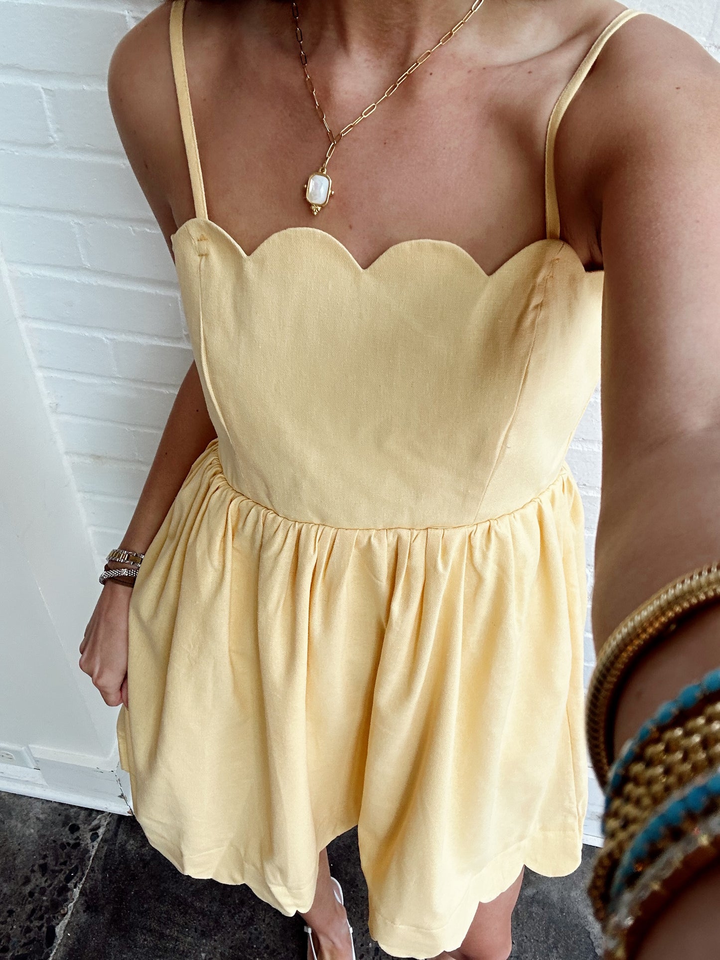 DAISY SCALLOPED MINI