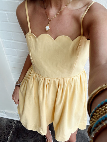 DAISY SCALLOPED MINI