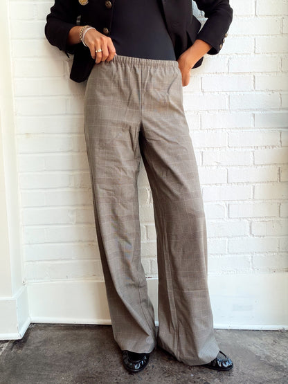 THE PULL ON TROUSER