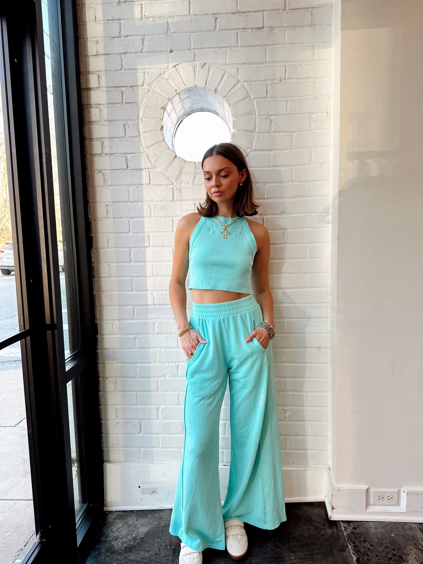 HALTER NECK CROP & PANT SET