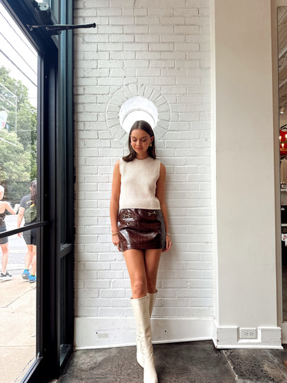 VEGAN LEATHER HORSE BIT SHORT SKIRT