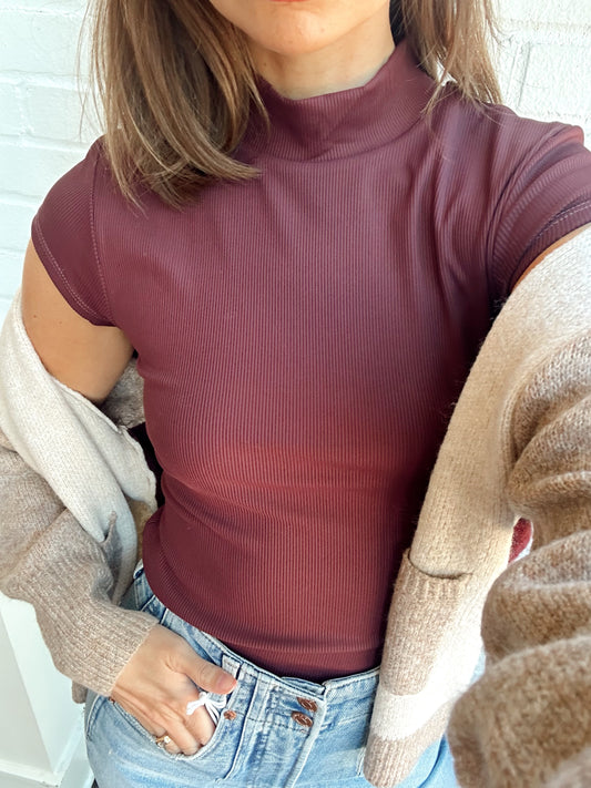 MIKA RIB MOCK NECK TEE
