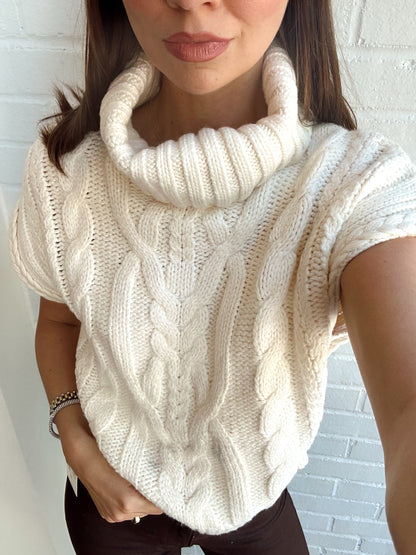 CABLE TRIM HIGH-LOW VEST
