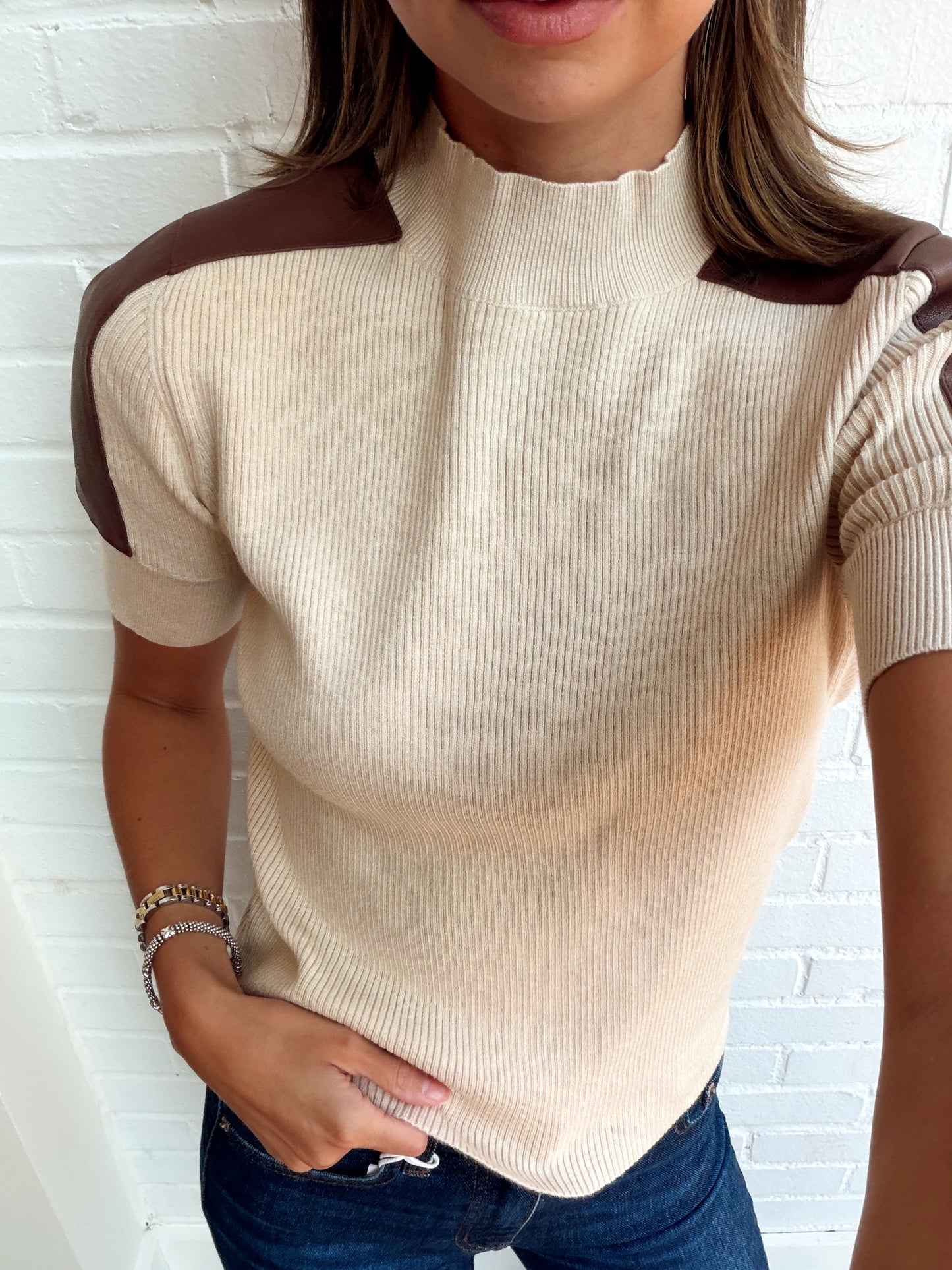 VESPER VEGAN TRIM RIBBED HALF SLEEVE