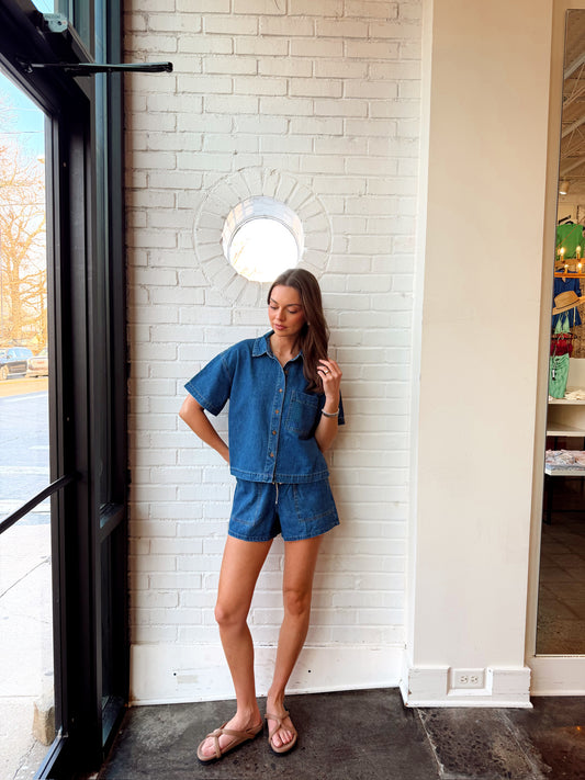 EVERYDAY DENIM BUTTON UP