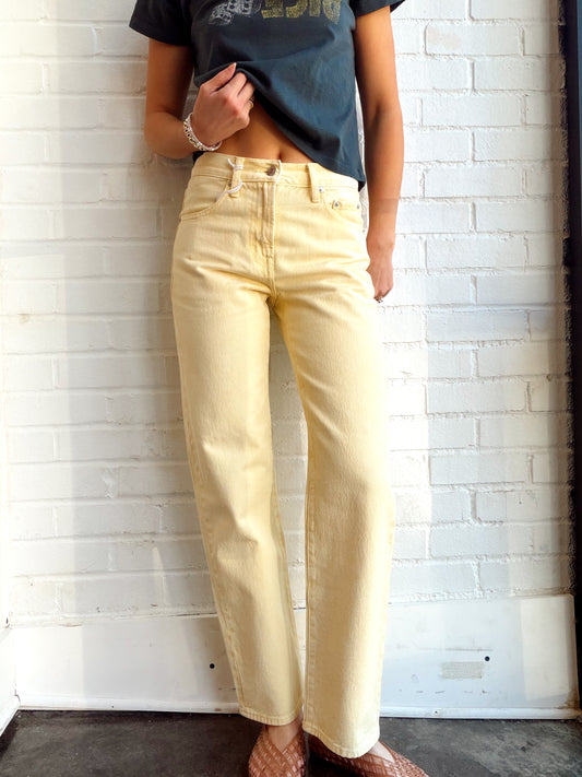 LEXI MID RISE BOWED STRAIGHT