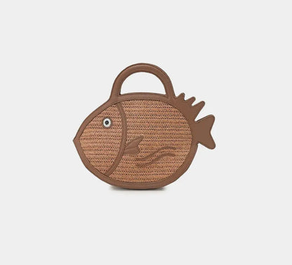 FISH RAFFIA HANDHELD CLUTCH