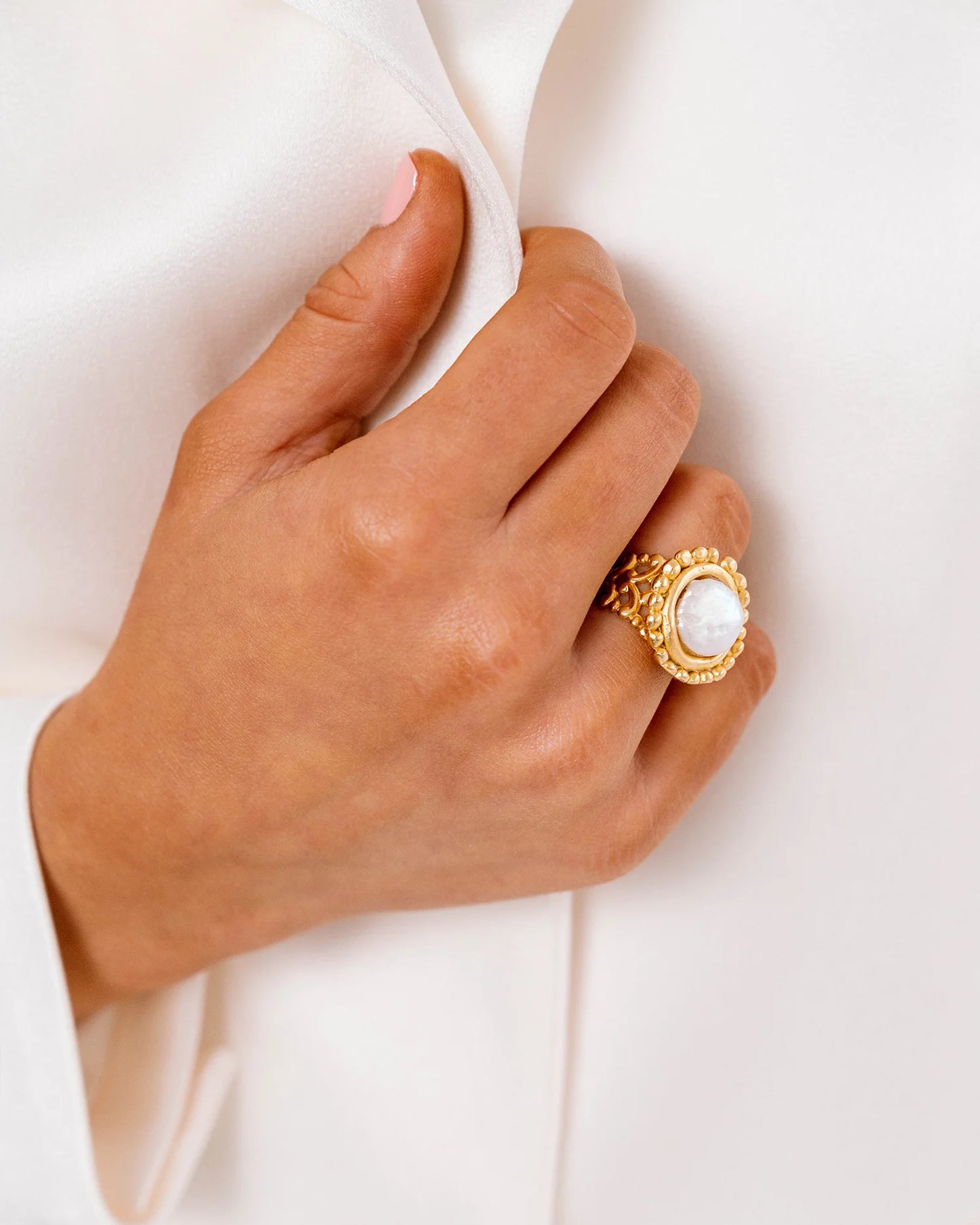 DOTTED COIN PEARL RING