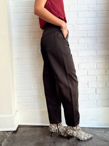 BEAU SATEEN SEAMED CRESCENT LEG
