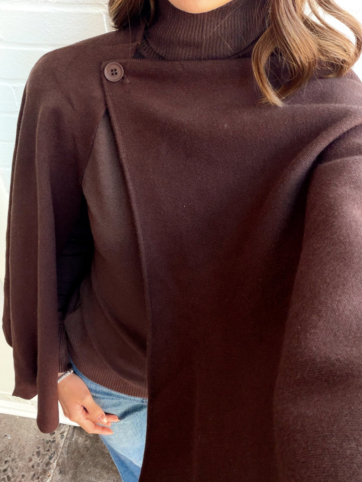 KNIT CAPE